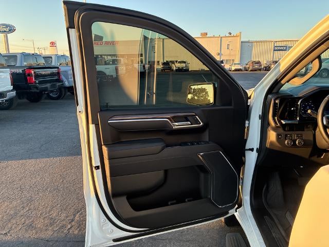 2025 Chevrolet Silverado LT