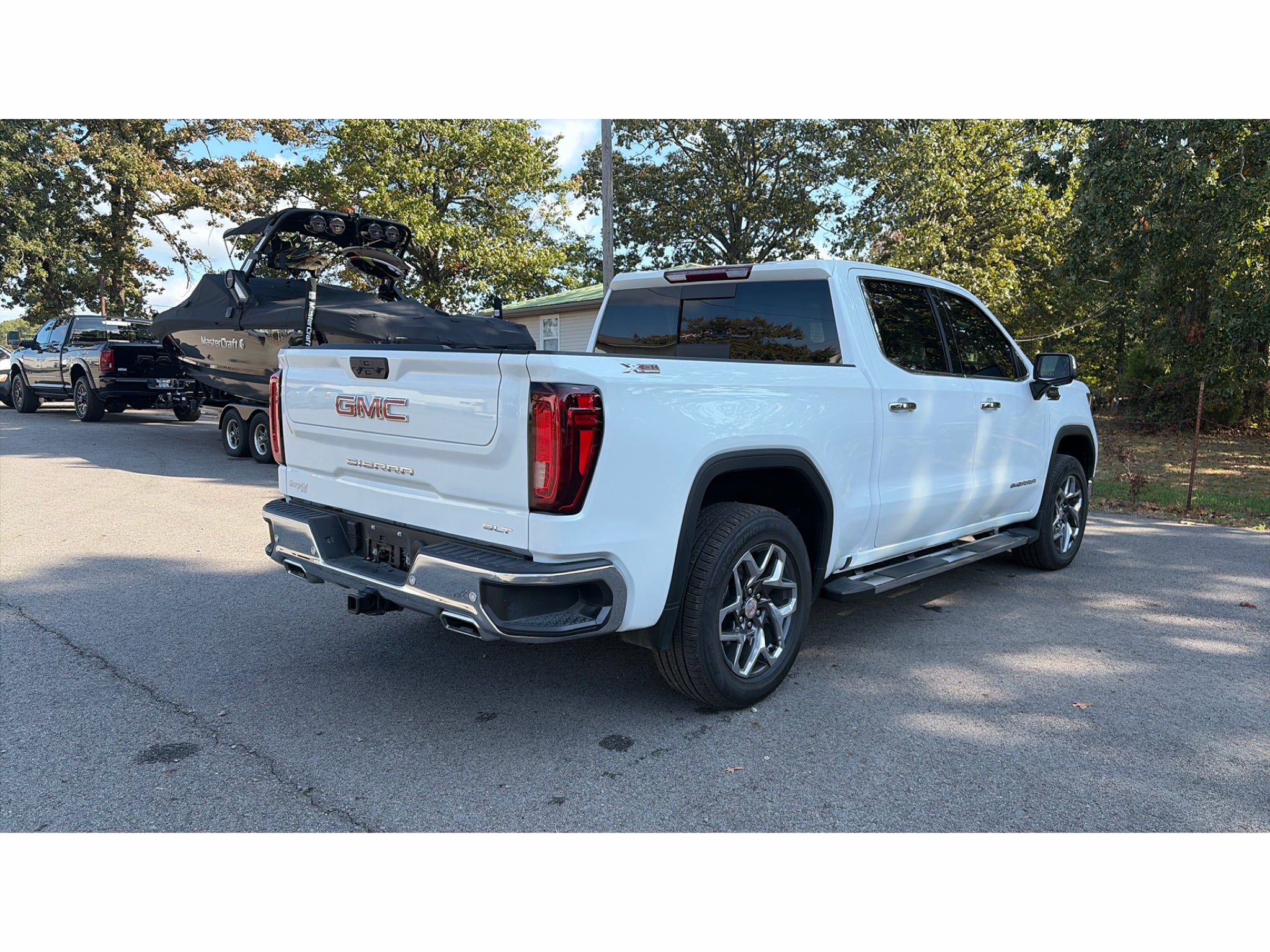 2024 GMC Sierra SLT