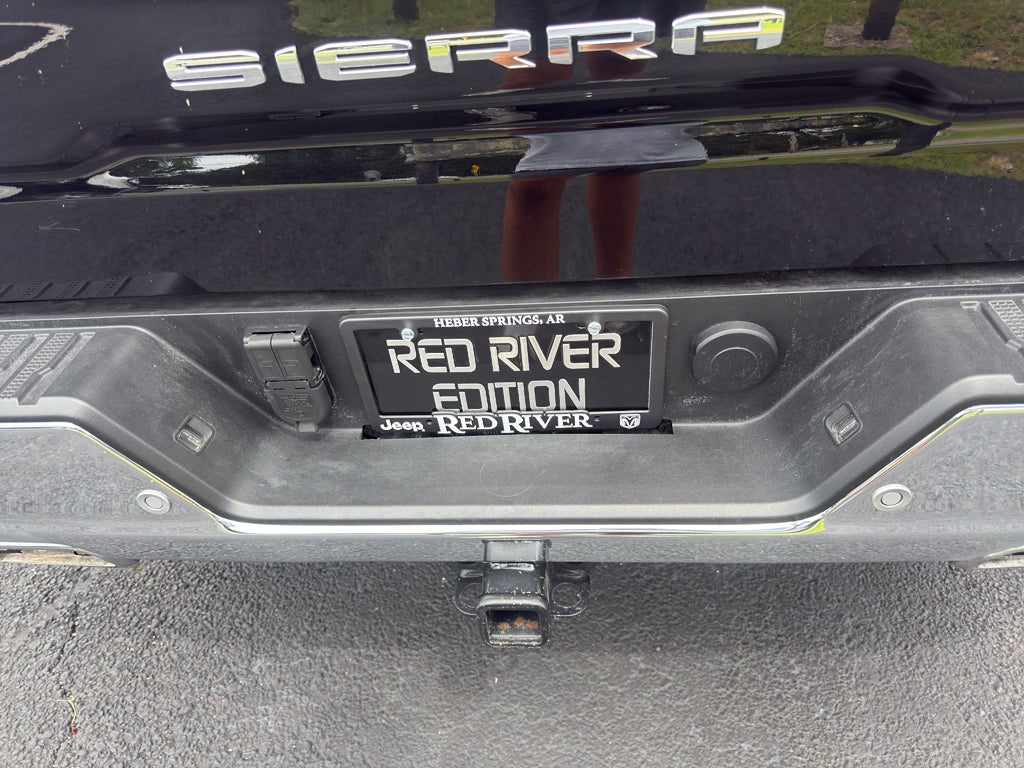2025 GMC Sierra SLT