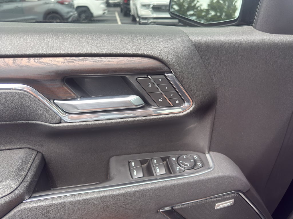 2025 GMC Sierra SLT