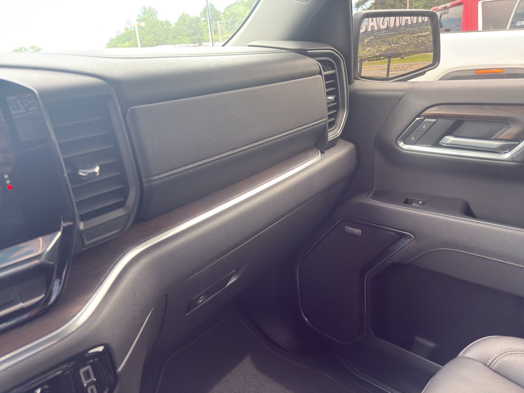 2025 GMC Sierra SLT