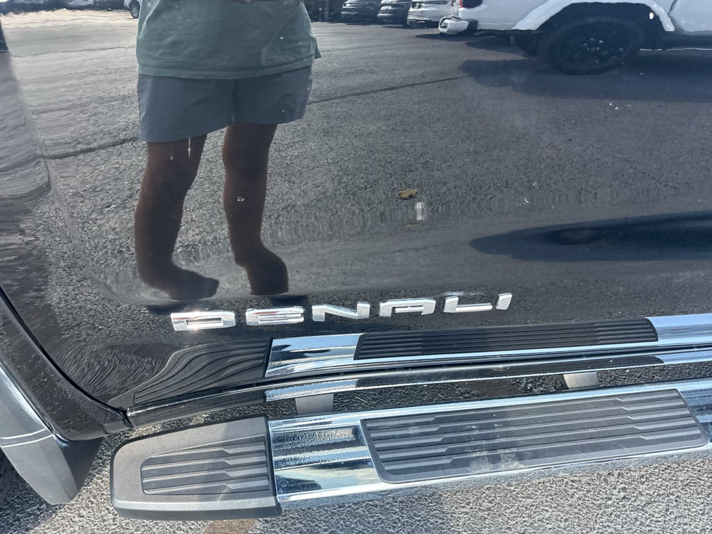 2025 GMC Sierra Denali