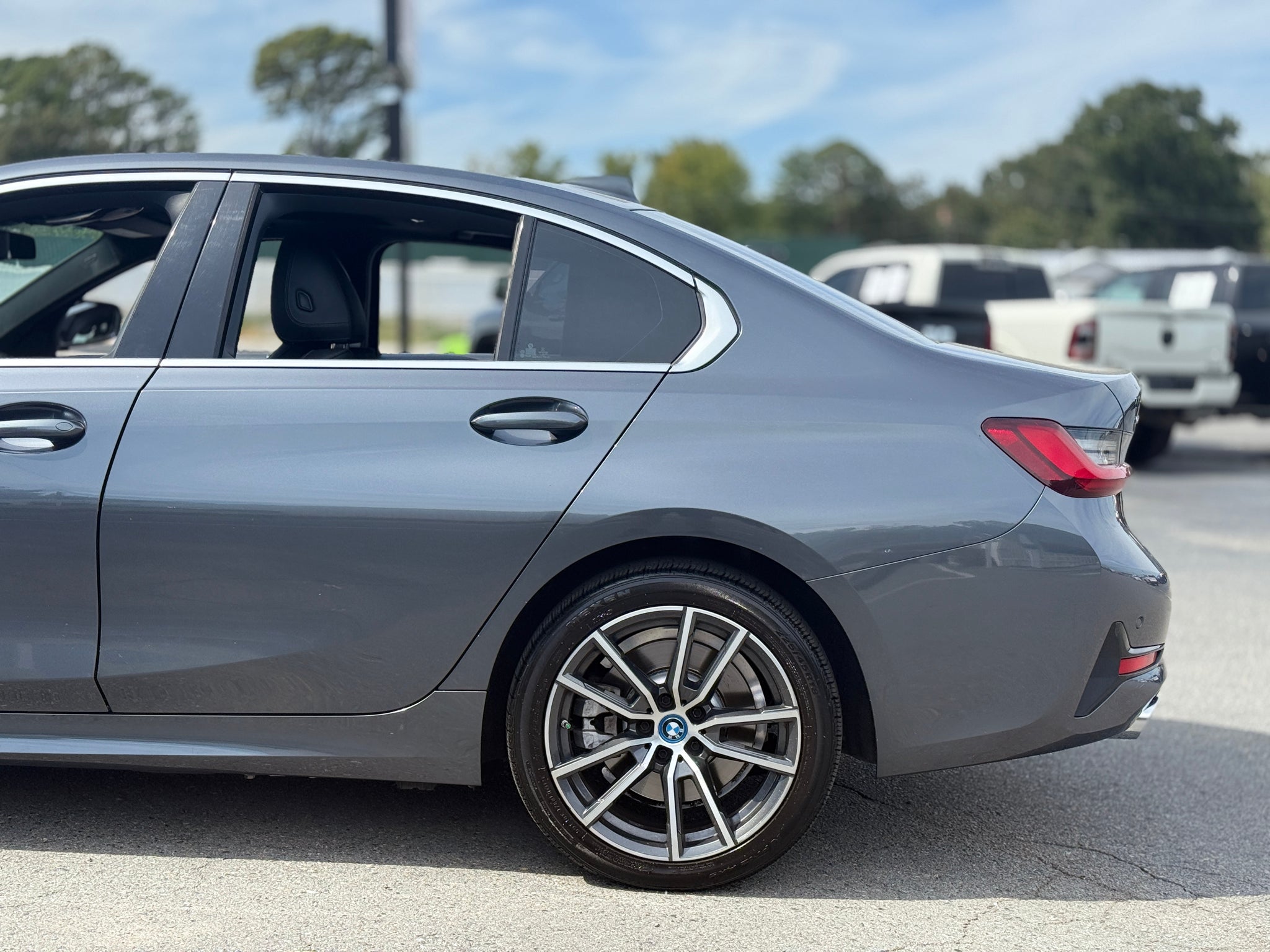 2022 BMW 3 series 330e xDrive