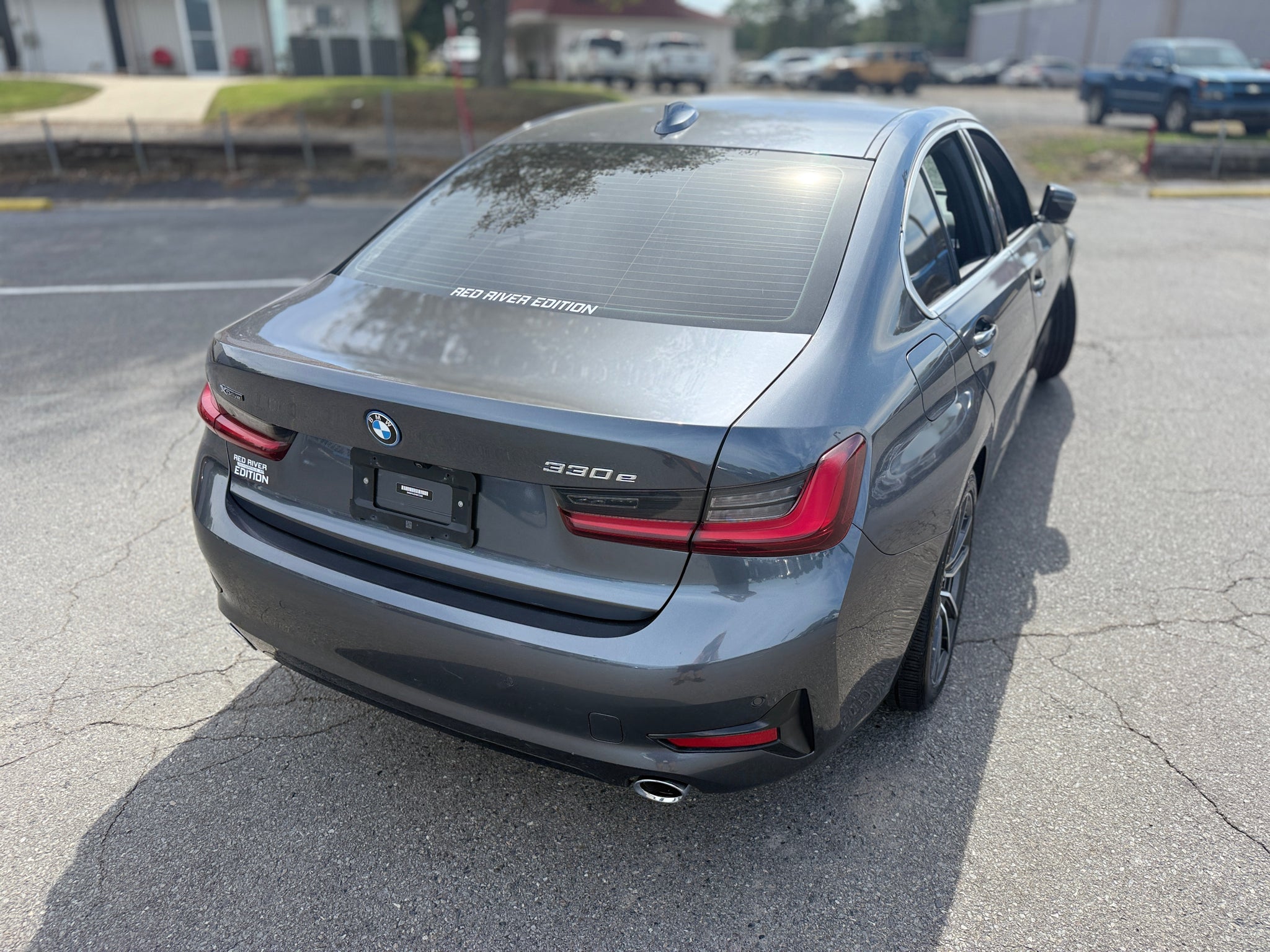 2022 BMW 3 series 330e xDrive