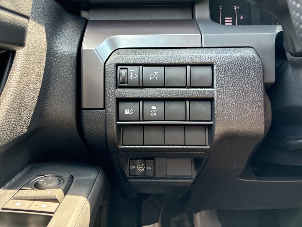2026 Toyota Tacoma SR5 - Photo 27