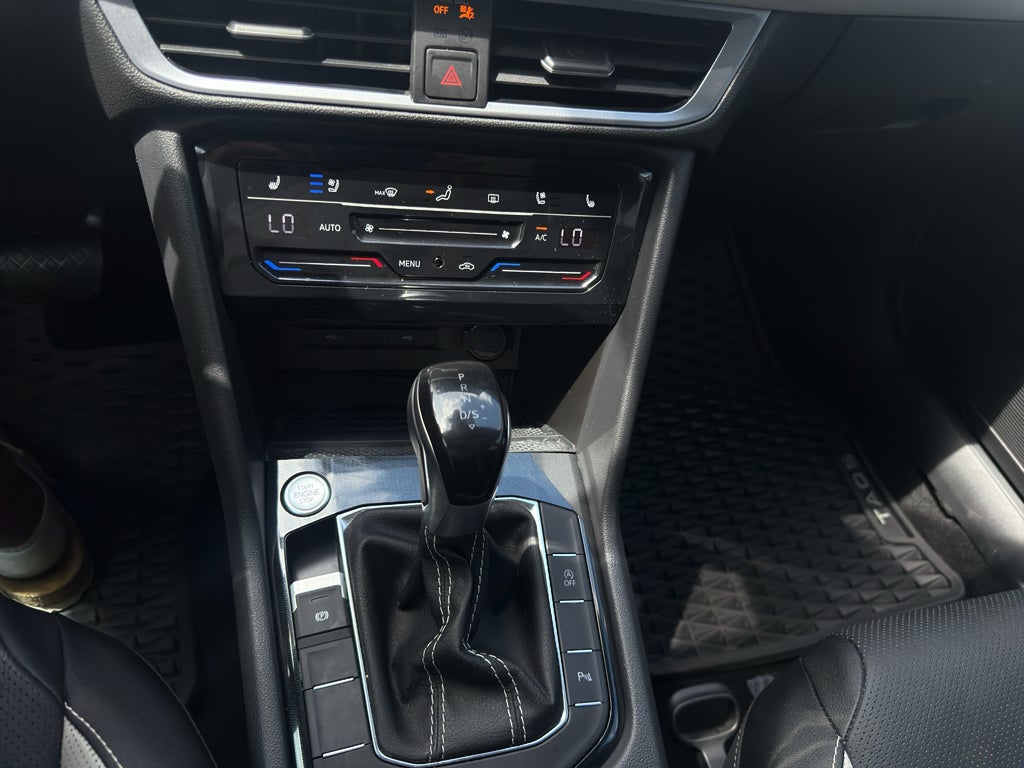 2025 Volkswagen Taos SEL