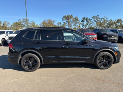 2023 Volkswagen Tiguan SE R-Line Black