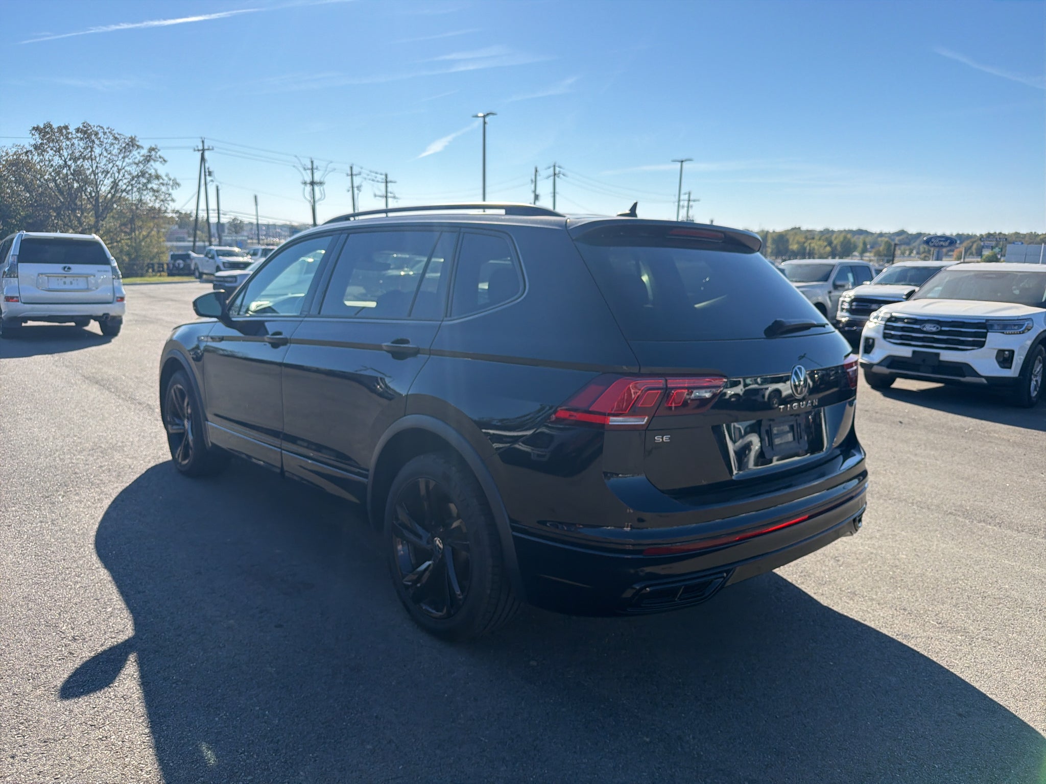 2023 Volkswagen Tiguan SE R-Line Black