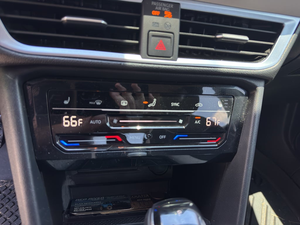 2025 Volkswagen Taos SE