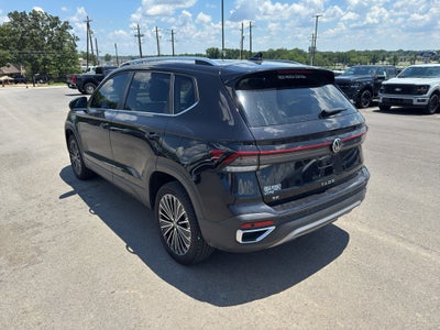 2025 Volkswagen Taos SE