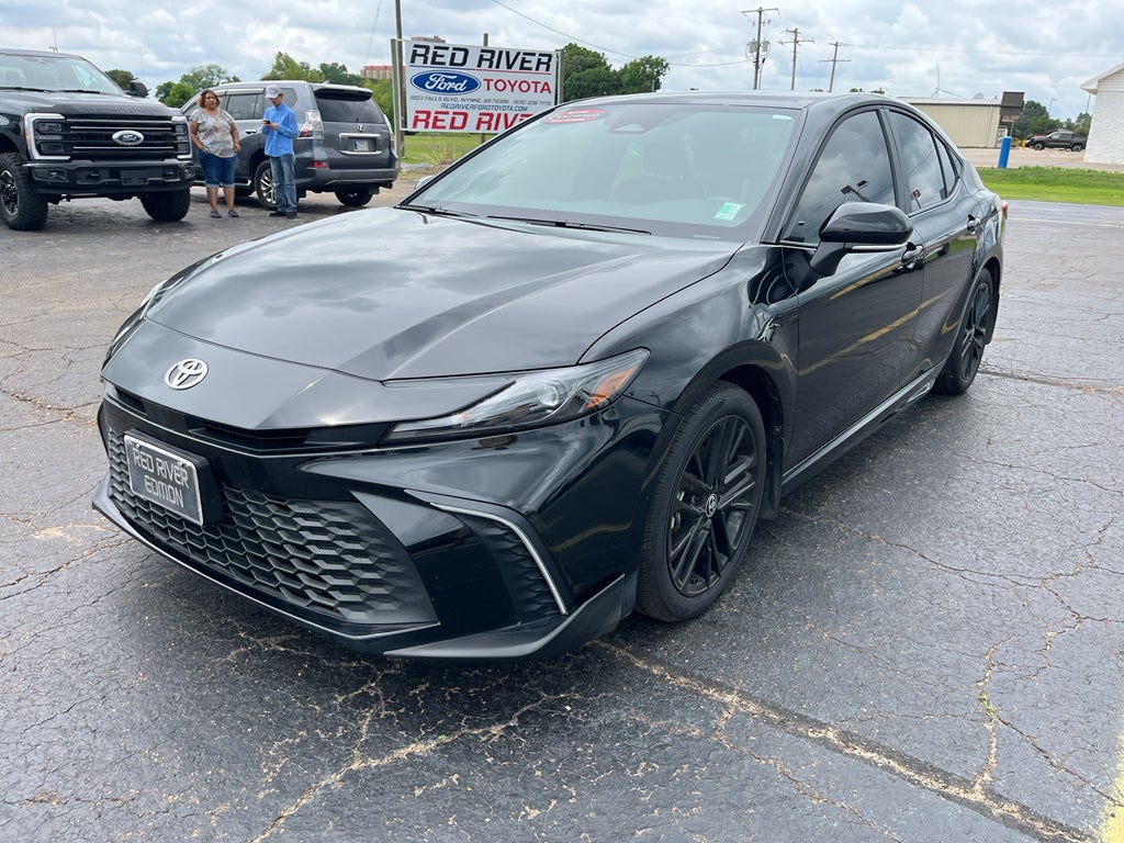 2025 Toyota Camry Hybrid SE