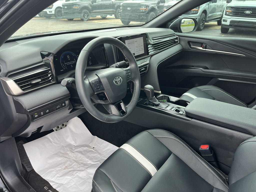 2025 Toyota Camry Hybrid SE