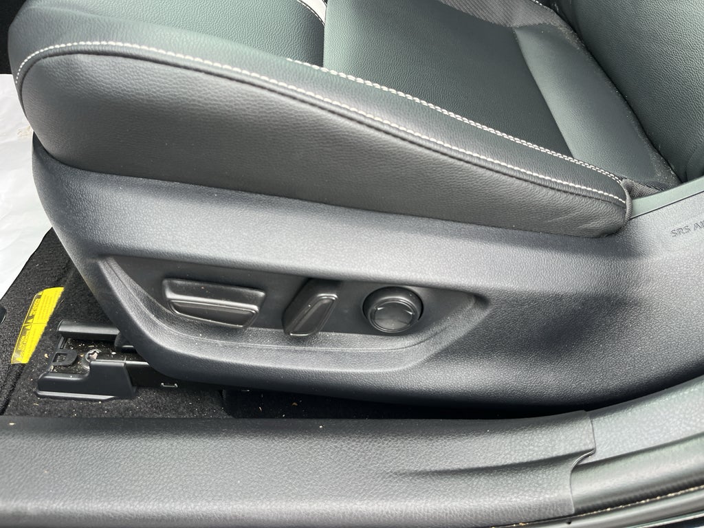 2025 Toyota Camry Hybrid SE