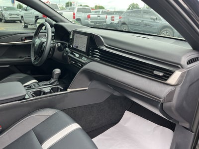 2025 Toyota Camry Hybrid SE