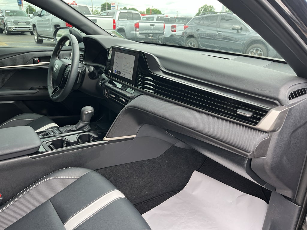 2025 Toyota Camry Hybrid SE