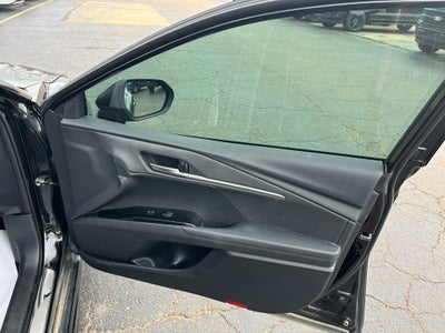 2025 Toyota Camry Hybrid SE