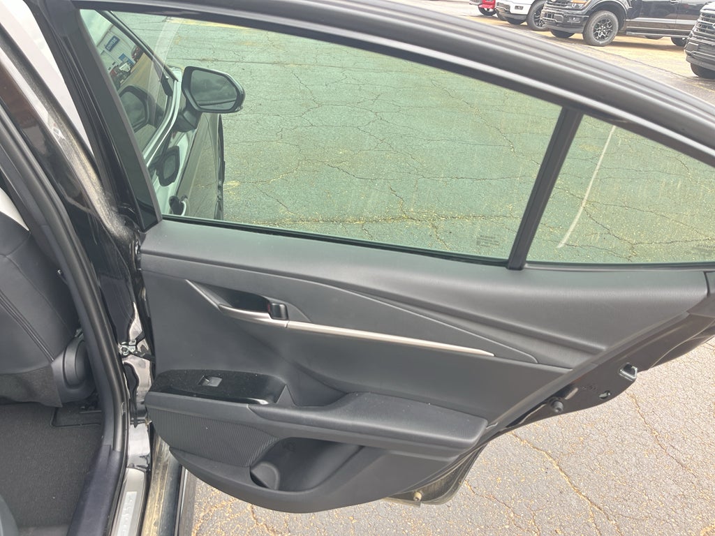 2025 Toyota Camry Hybrid SE