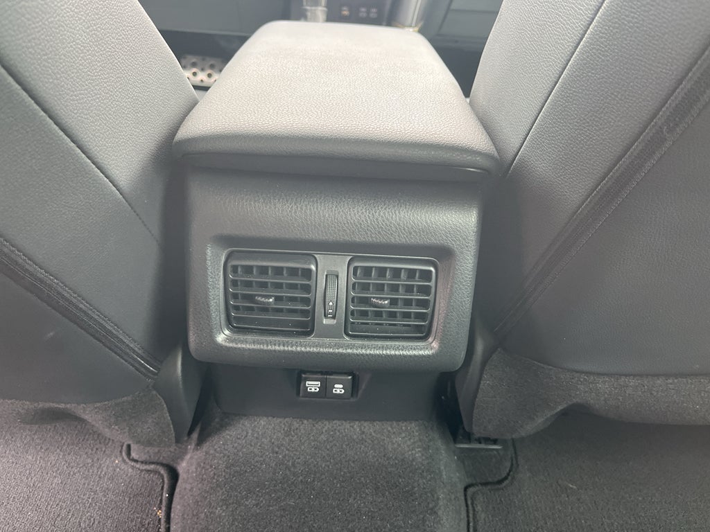 2025 Toyota Camry Hybrid SE