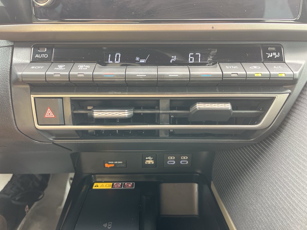 2025 Toyota Camry Hybrid SE