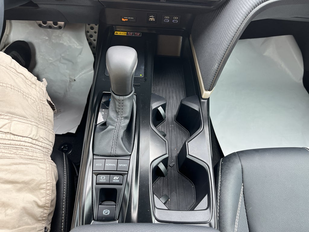 2025 Toyota Camry Hybrid SE