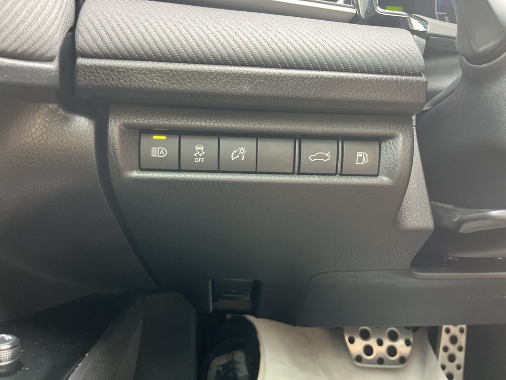 2025 Toyota Camry Hybrid SE