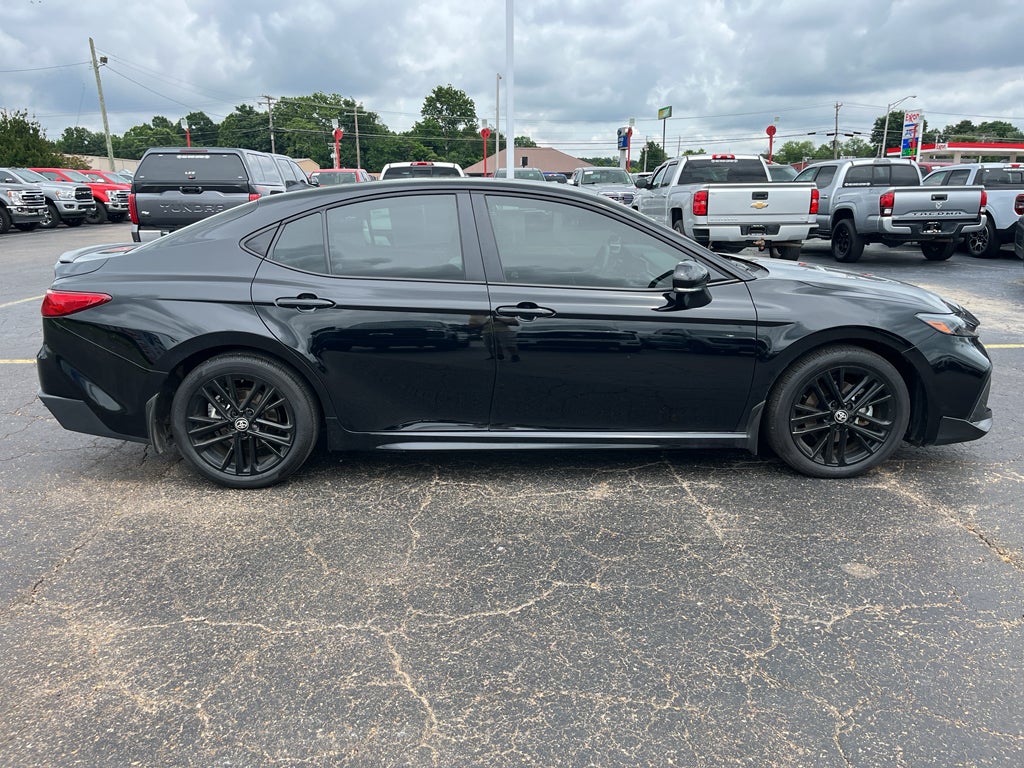 2025 Toyota Camry Hybrid SE