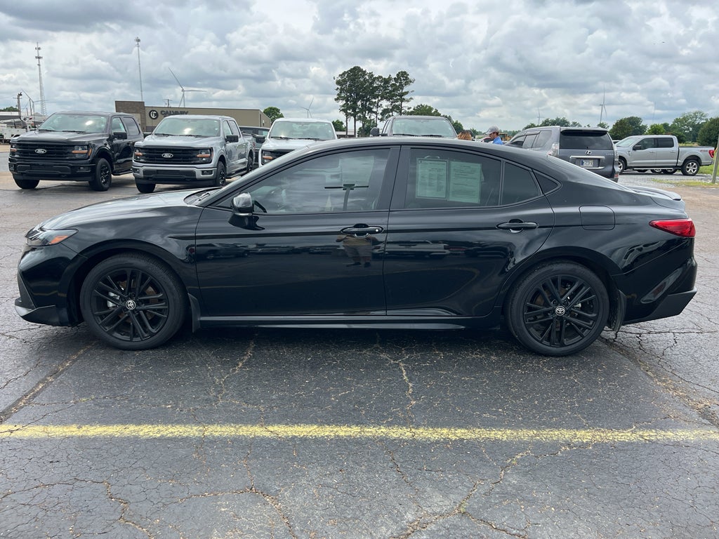 2025 Toyota Camry Hybrid SE