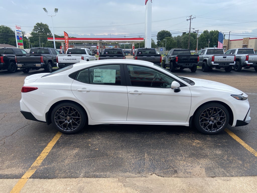 2026 Toyota Camry Hybrid SE