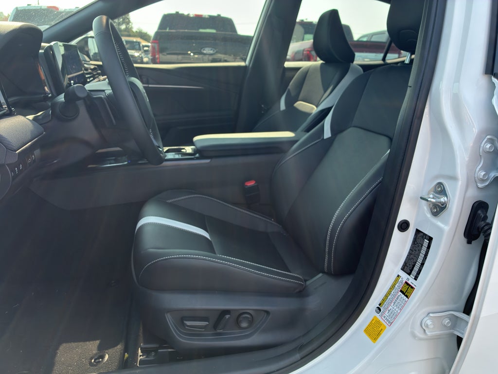 2026 Toyota Camry Hybrid SE