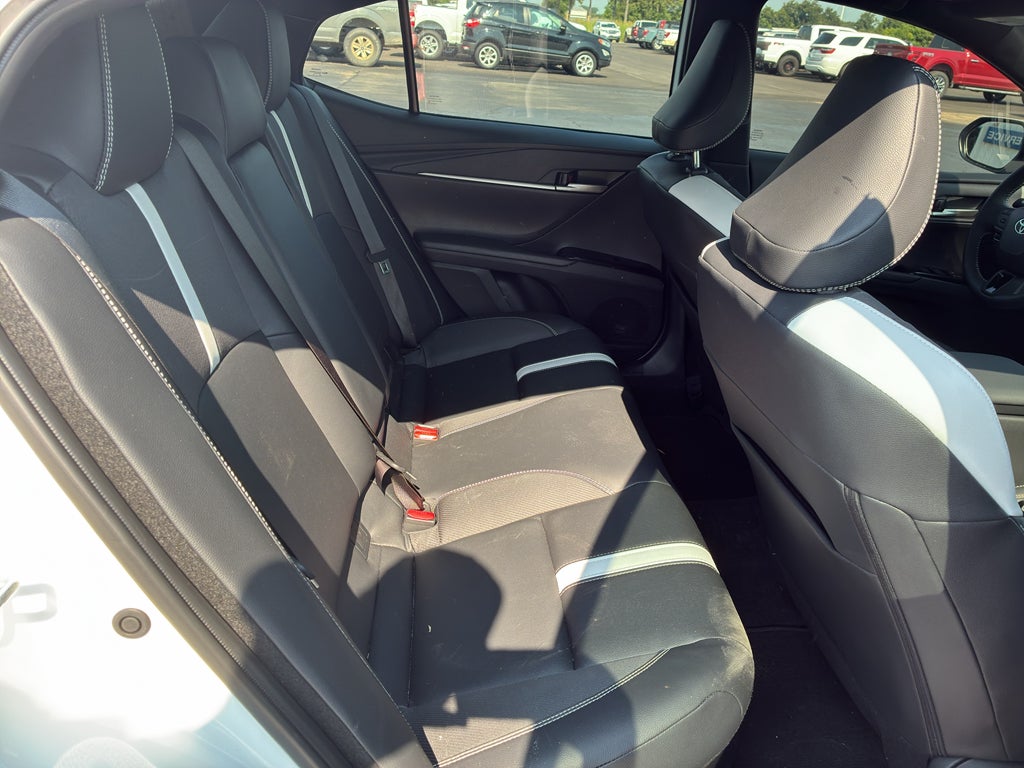 2026 Toyota Camry Hybrid SE