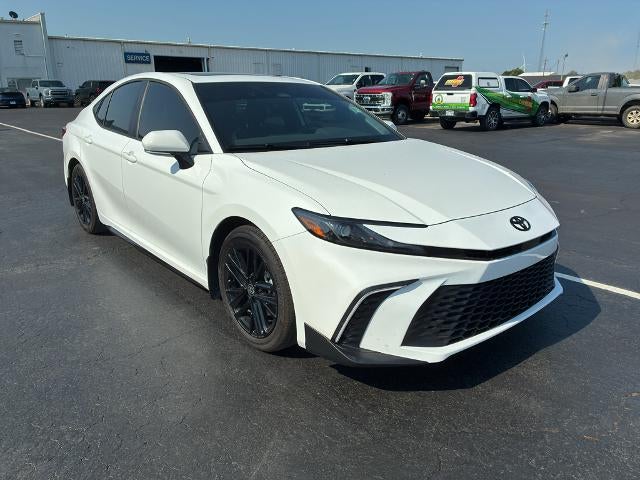 2026 Toyota Camry Hybrid SE