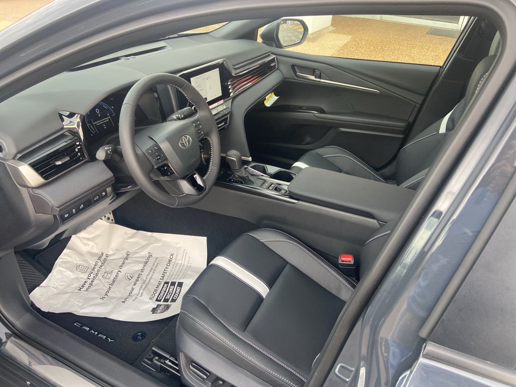 2026 Toyota Camry Hybrid SE