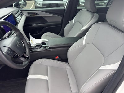 2025 Toyota Camry Hybrid SE