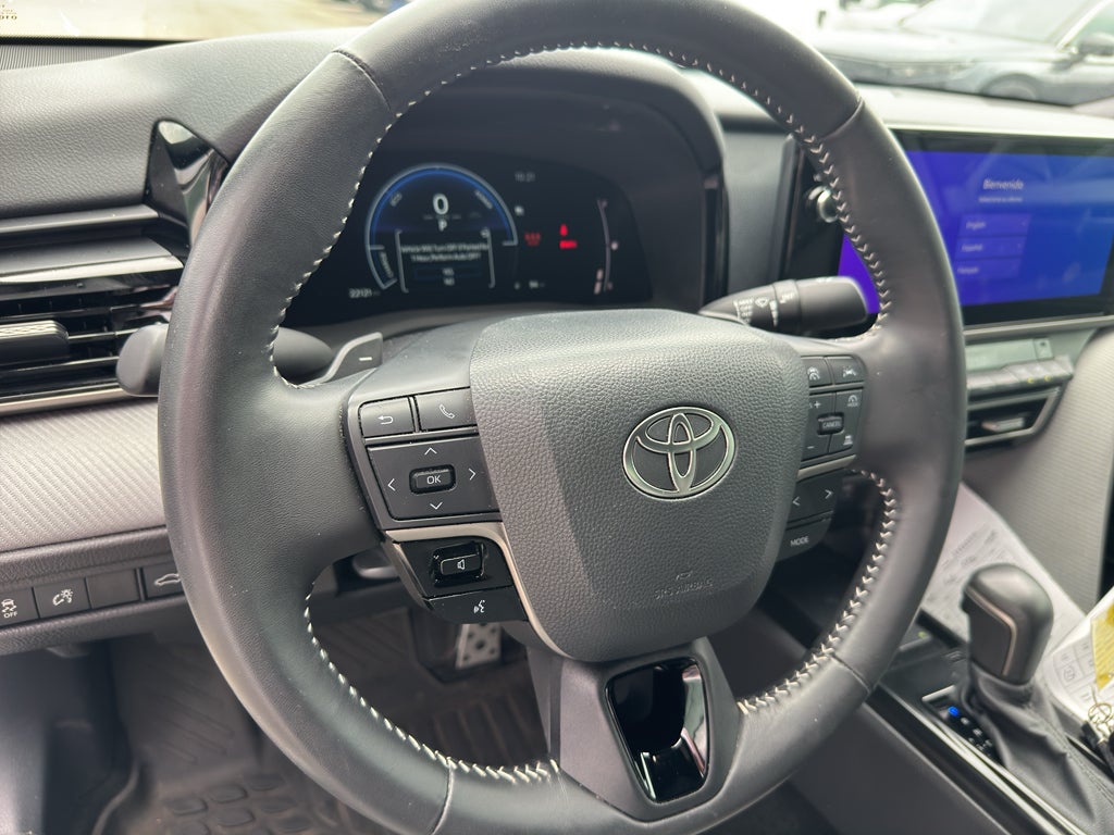 2025 Toyota Camry Hybrid SE