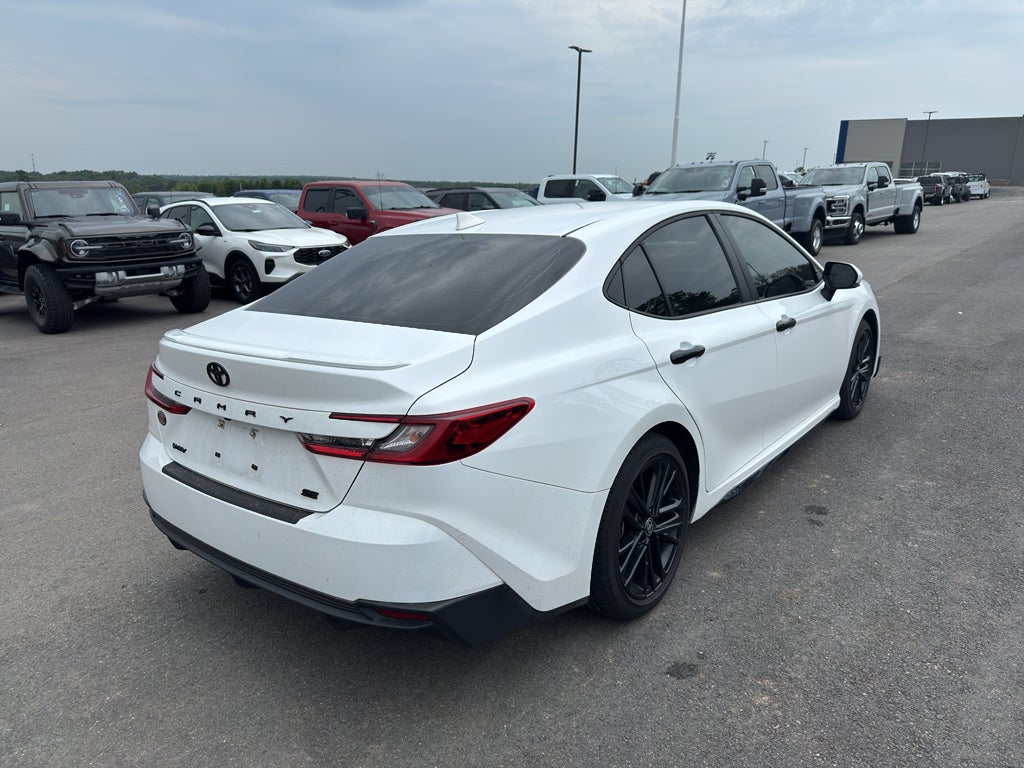 2025 Toyota Camry Hybrid SE