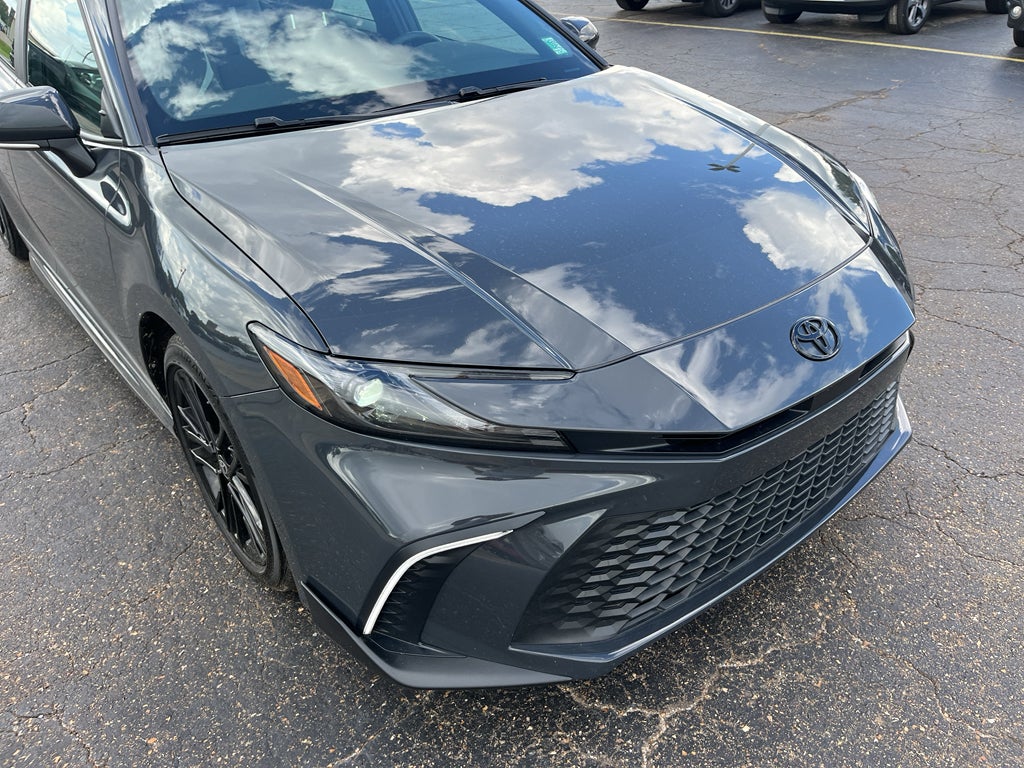 2025 Toyota Camry Hybrid SE