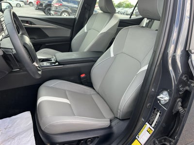 2025 Toyota Camry Hybrid SE
