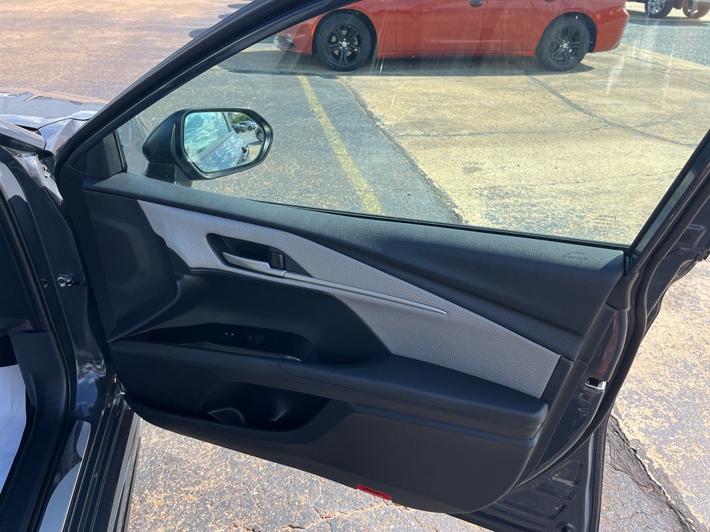 2025 Toyota Camry Hybrid SE