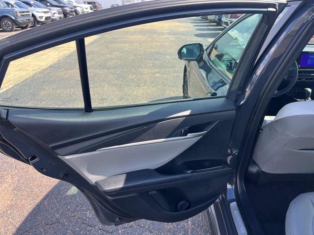 2025 Toyota Camry Hybrid SE