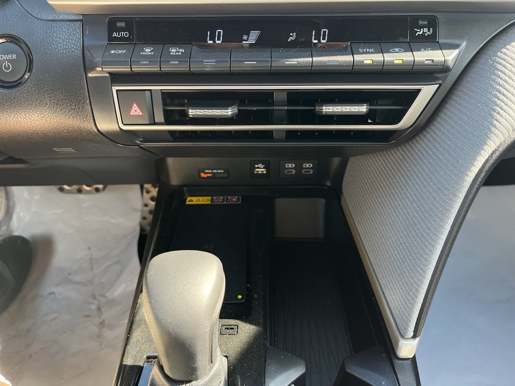 2025 Toyota Camry Hybrid SE