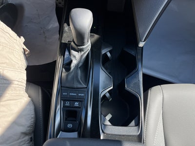 2025 Toyota Camry Hybrid SE