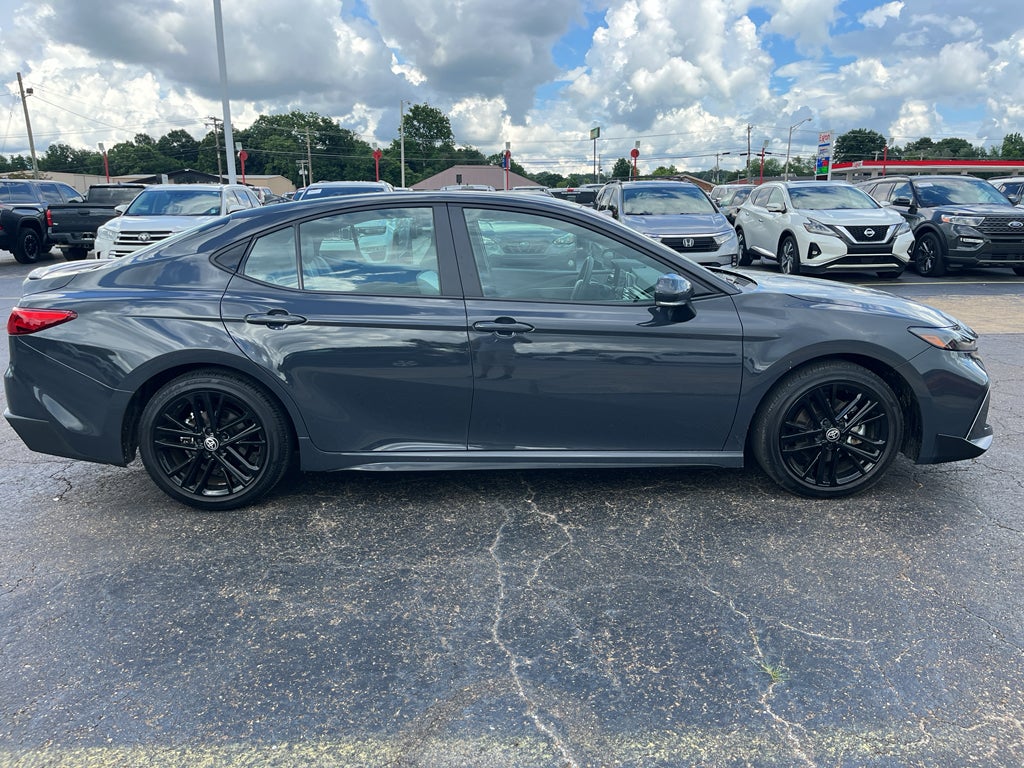 2025 Toyota Camry Hybrid SE