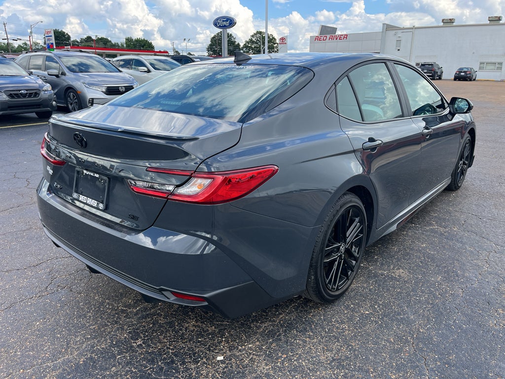 2025 Toyota Camry Hybrid SE