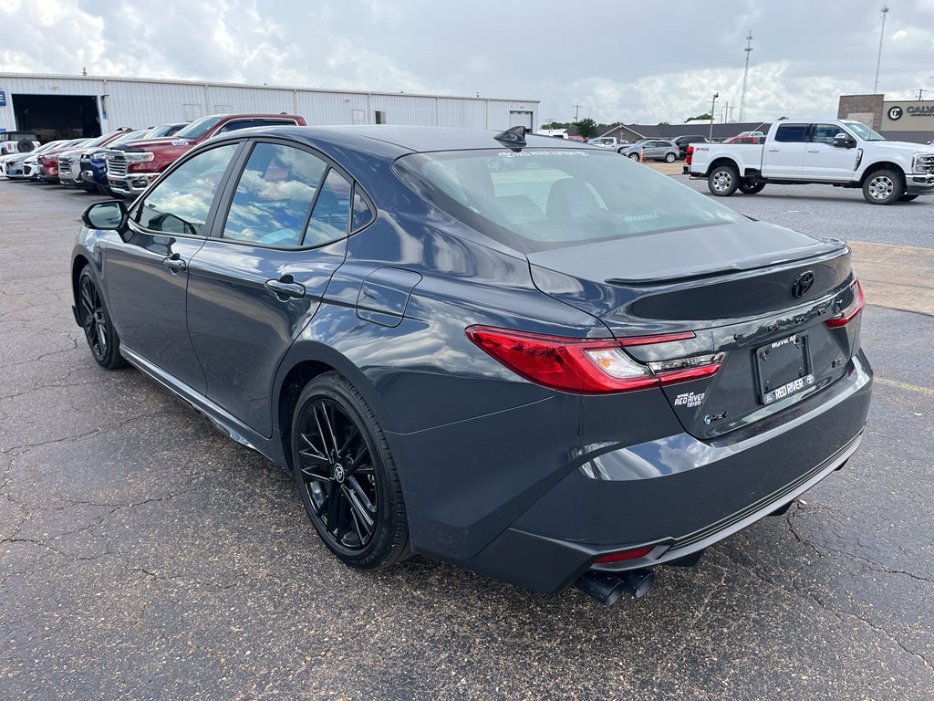 2025 Toyota Camry Hybrid SE