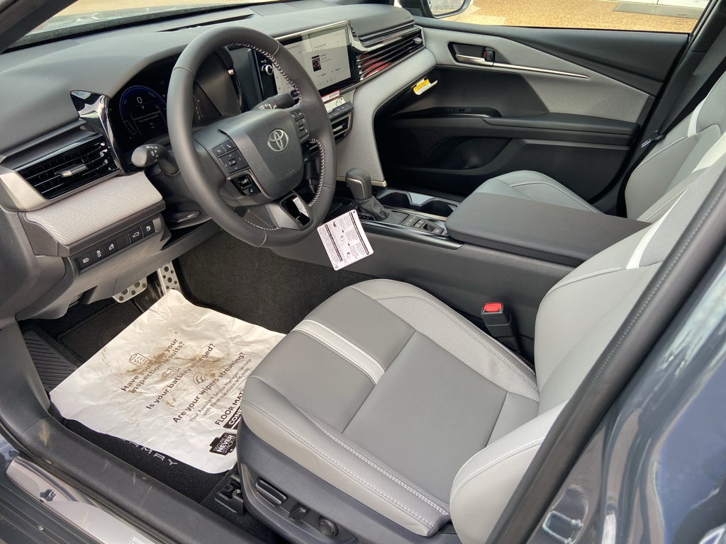2026 Toyota Camry Hybrid SE