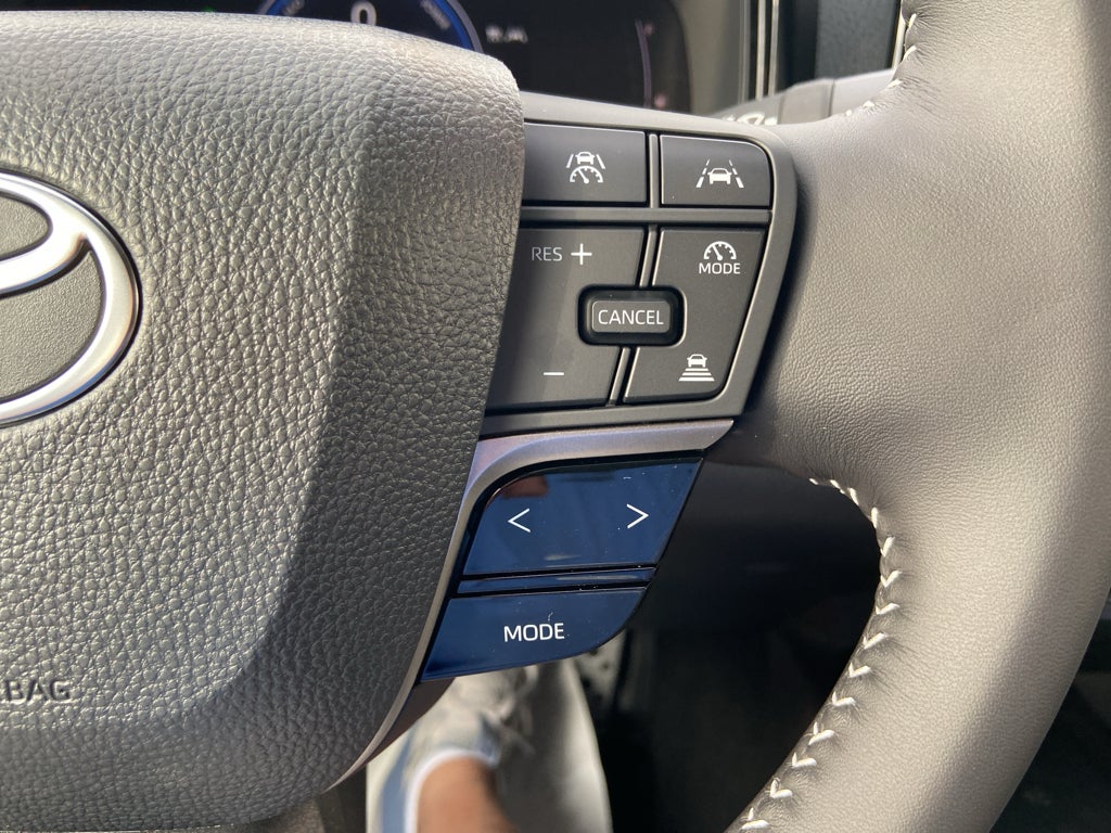2026 Toyota Camry Hybrid SE