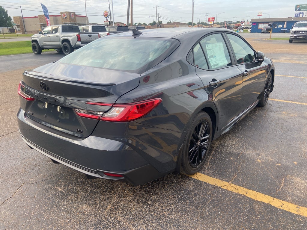 2026 Toyota Camry Hybrid SE