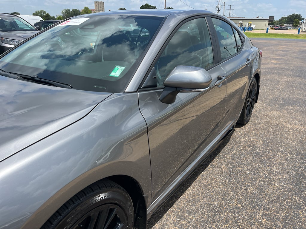 2026 Toyota Camry Hybrid SE