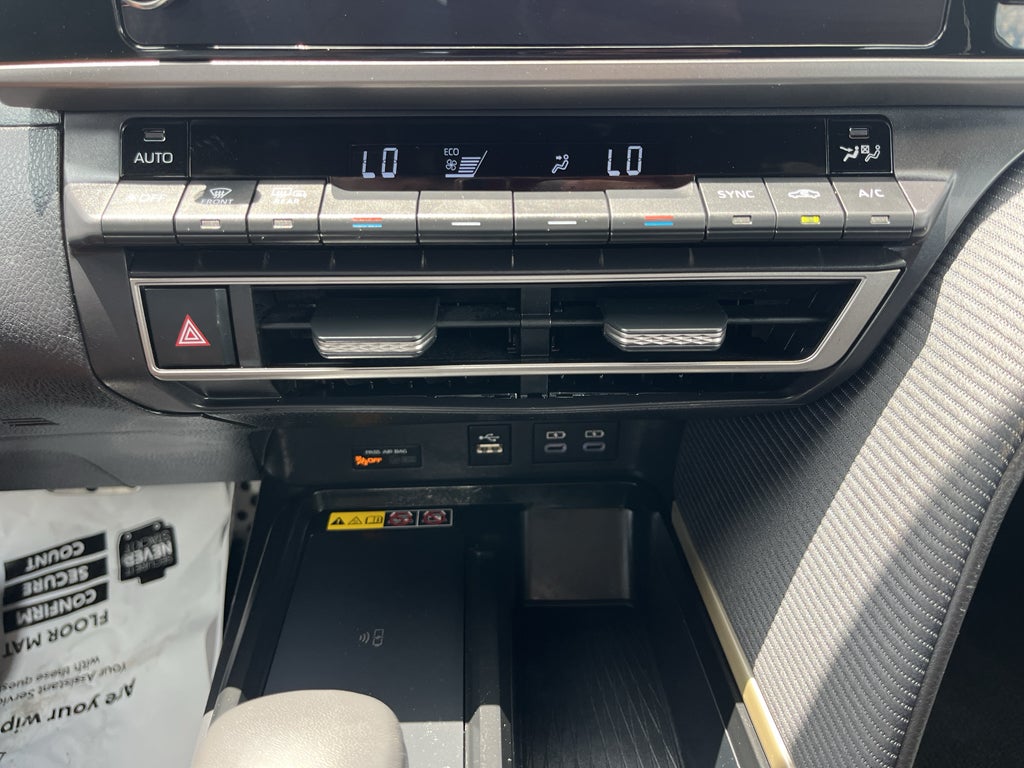2026 Toyota Camry Hybrid SE