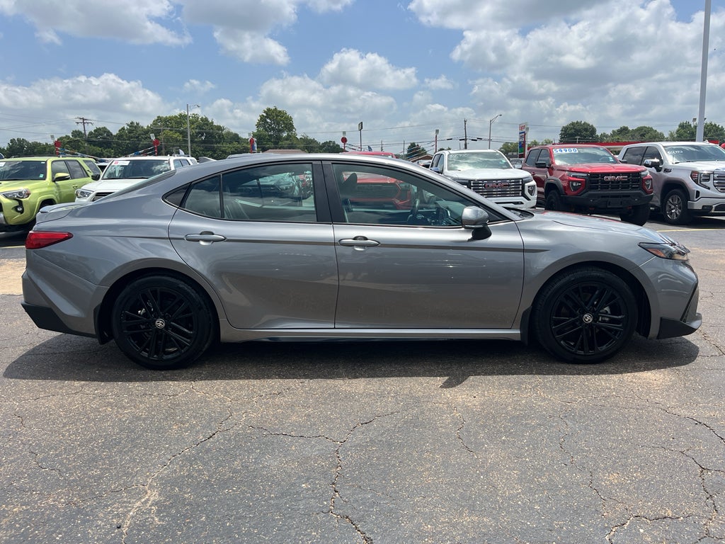 2026 Toyota Camry Hybrid SE